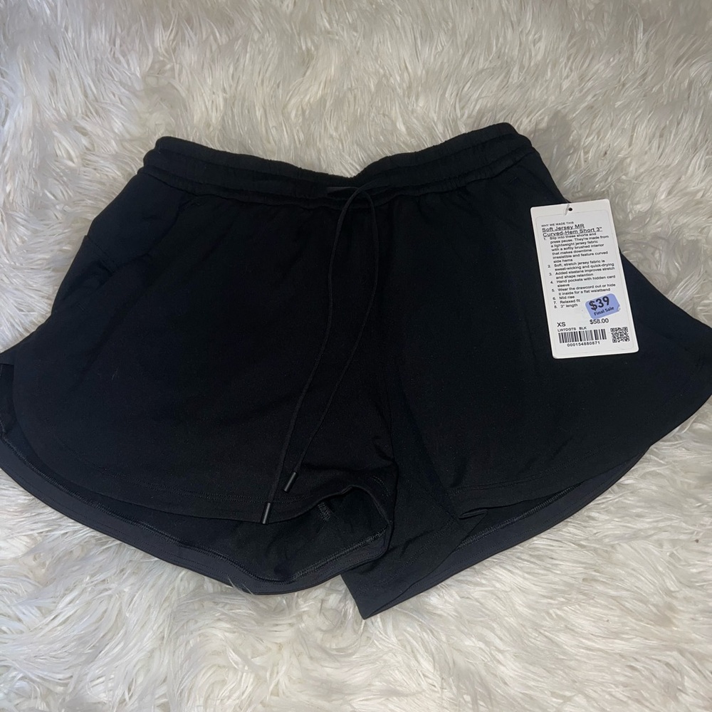 Soft Jersey Mid-Rise Curved-Hem short 3”